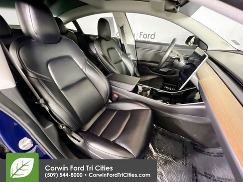 Used 2018 Tesla Model 3 Long Range image 16