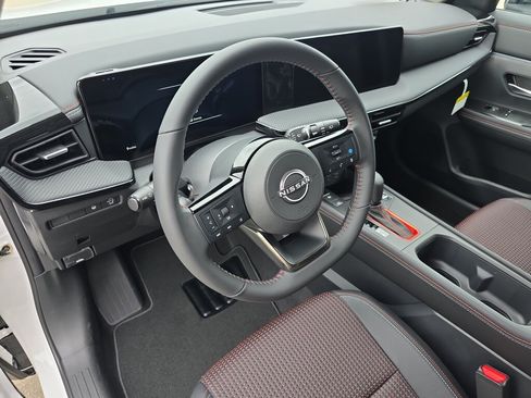 New 2026 Nissan Kicks SR FWD image 6