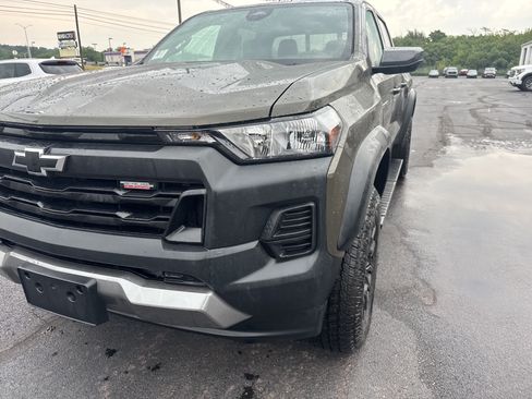 Used 2025 Chevrolet Colorado Trail Boss AWD/4WD image 10