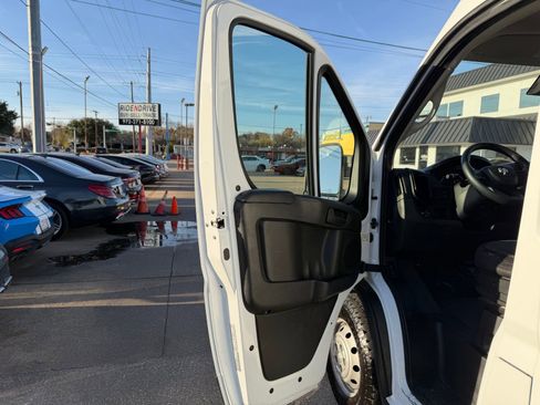 Used 2023 RAM ProMaster 3500 w/ Driver Convenience Group image 19