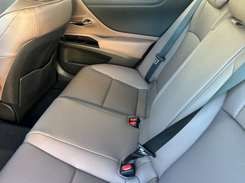 Certified 2025 Lexus ES 350 image 23