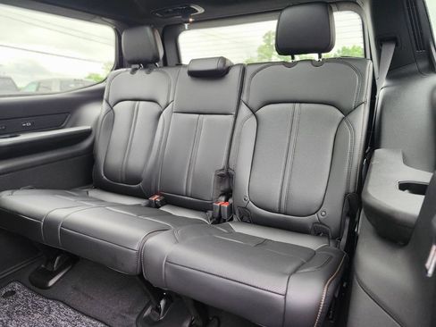New 2026 Jeep Grand Wagoneer 4WD image 18