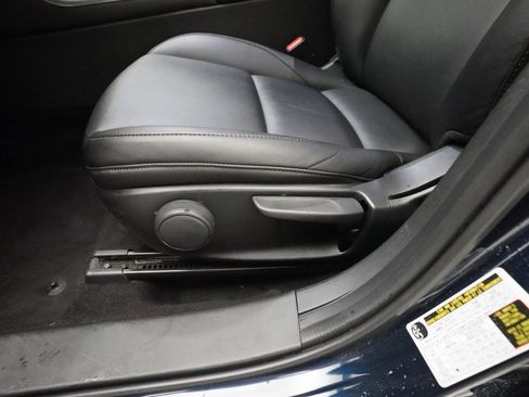 Used 2024 MAZDA MAZDA3 s image 29