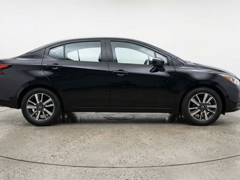 Used 2025 Nissan Versa SV image 11