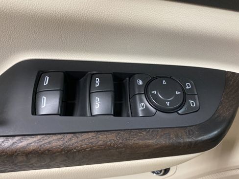 Used 2023 GMC Acadia Denali w/ Denali Technology Package AWD/4WD image 22