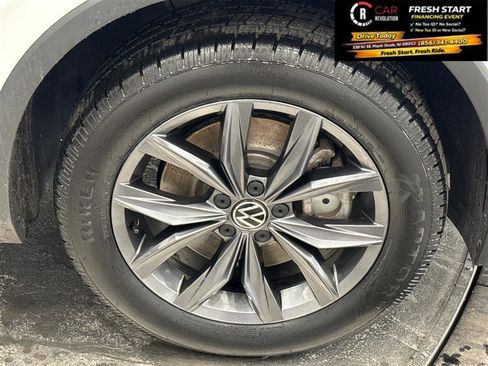 Used 2022 Volkswagen Tiguan SE image 73