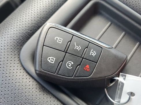 Used 2022 GMC Yukon AT4 image 28