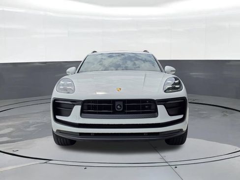 Used 2026 Porsche Macan AWD/4WD image 9