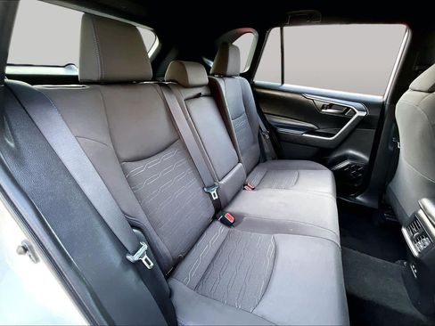 Used 2022 Toyota RAV4 SE AWD/4WD image 19