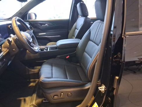 New 2026 Chevrolet Traverse High Country w/ LPO, Floor Liner Package AWD/4WD image 11