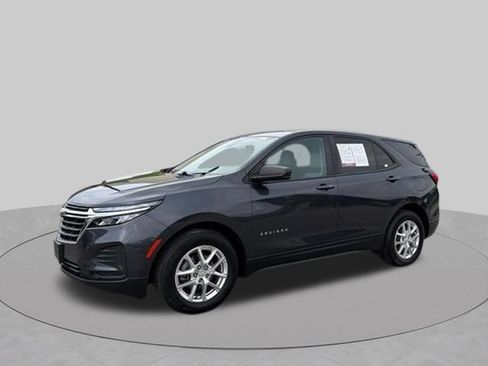 Used 2022 Chevrolet Equinox LS w/ LS Convenience Package FWD image 16