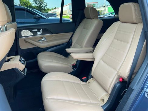Used 2024 Mercedes-Benz GLS 450 4MATIC image 27