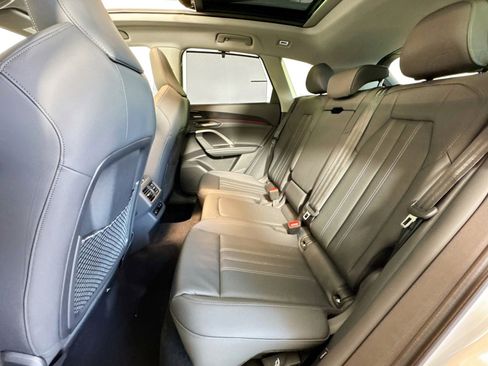 New 2025 Audi Q5 Prestige image 21