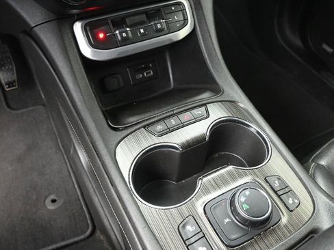 Used 2020 GMC Acadia SLT w/ Driver Alert Package II image 31