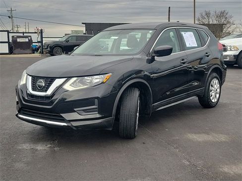 Used 2018 Nissan Rogue S image 3