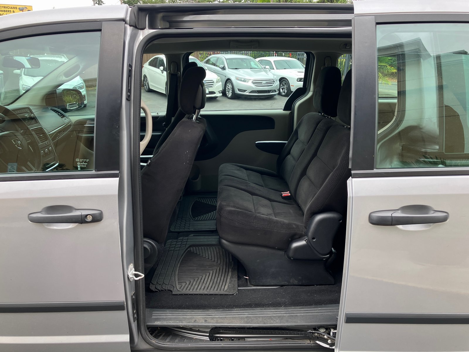 Used 2014 Dodge Grand Caravan American Value Package FWD image 15