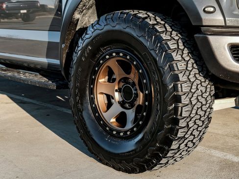 Used 2018 Ford F150 Raptor w/ Equipment Group 802A Luxury image 61