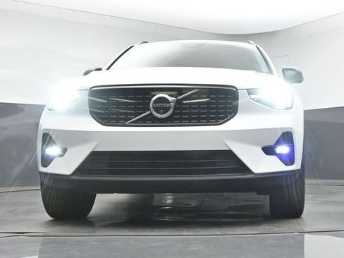 Used 2024 Volvo XC40 B5 Plus AWD/4WD image 36