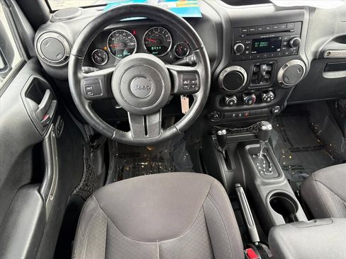 Used 2017 Jeep Wrangler Unlimited Sport w/ Quick Order Package 24S AWD/4WD image 18