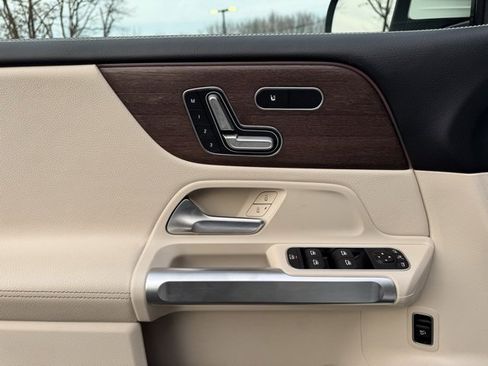 Certified 2023 Mercedes-Benz GLB 250 4MATIC image 20