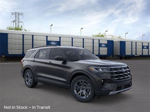 New 2026 Ford Explorer Active w/ Active Comfort Package image 7