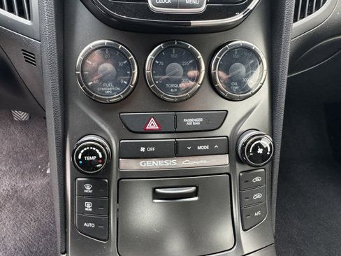 Used 2016 Hyundai Genesis Coupe 3.8 image 23
