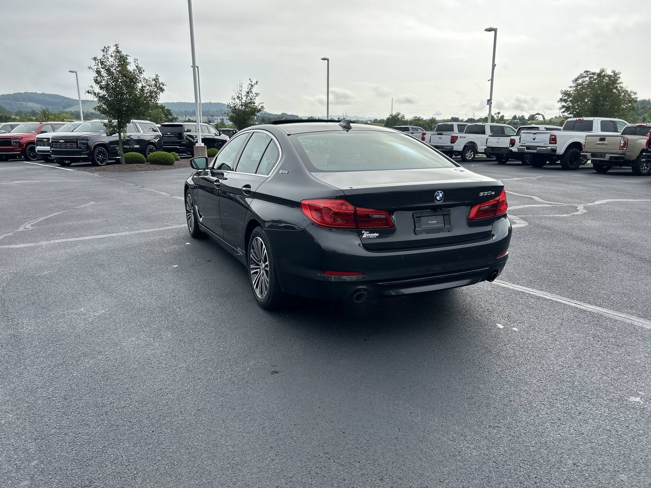 Used 2019 BMW 530e xDrive w/ Convenience Package AWD/4WD image 5