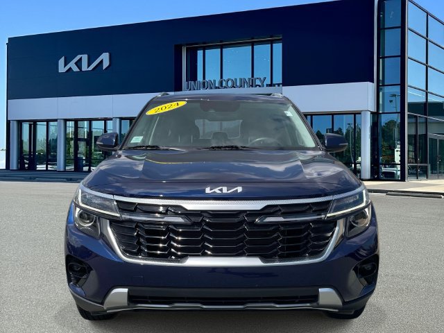 Certified 2024 Kia Seltos EX FWD image 2