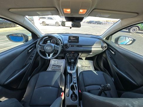 Used 2016 Scion iA image 5