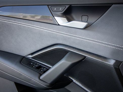 New 2026 Volkswagen Tiguan SE R-Line FWD image 24