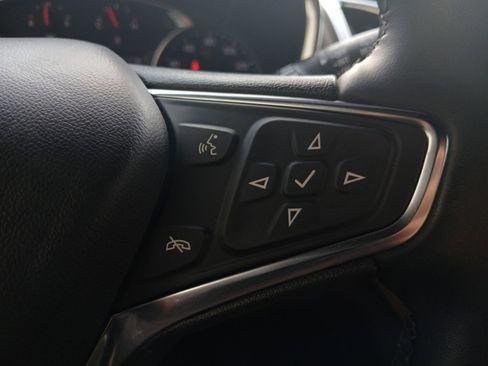 Used 2024 Chevrolet Equinox Premier image 17