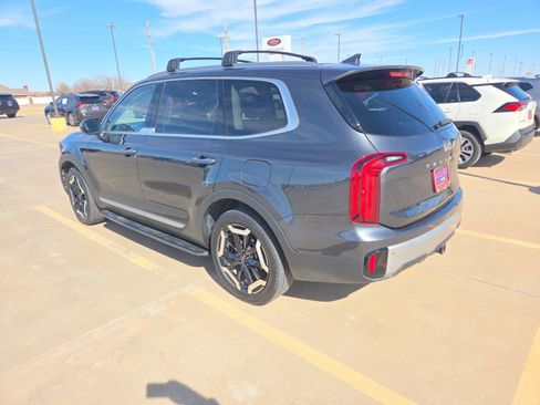Used 2024 Kia Telluride S w/ S Sunroof Package image 7