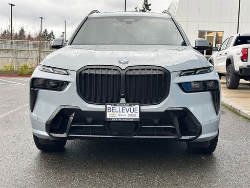 Used 2025 BMW X7 xDrive40i w/ Executive Package image 8