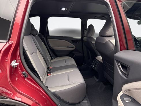Used 2025 Subaru Forester Premium AWD/4WD image 19