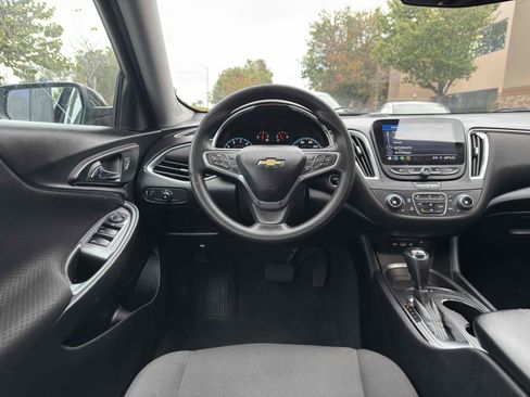 Used 2020 Chevrolet Malibu LT image 19