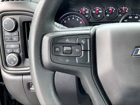 Used 2023 Chevrolet Silverado 1500 Custom AWD/4WD image 19