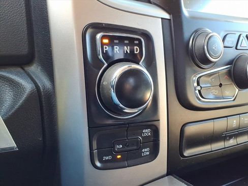 Used 2017 RAM 1500 Classic SLT w/ SLT Plus D￩cor Group image 18