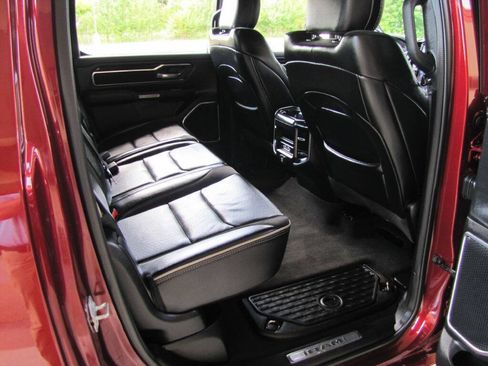 Used 2021 RAM 1500 Laramie w/ Sport Appearance Package AWD/4WD image 16