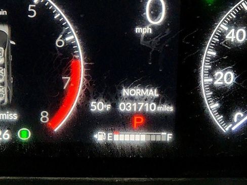 Used 2023 Honda Pilot Touring image 16