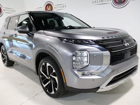 Used 2022 Mitsubishi Outlander SE image 7