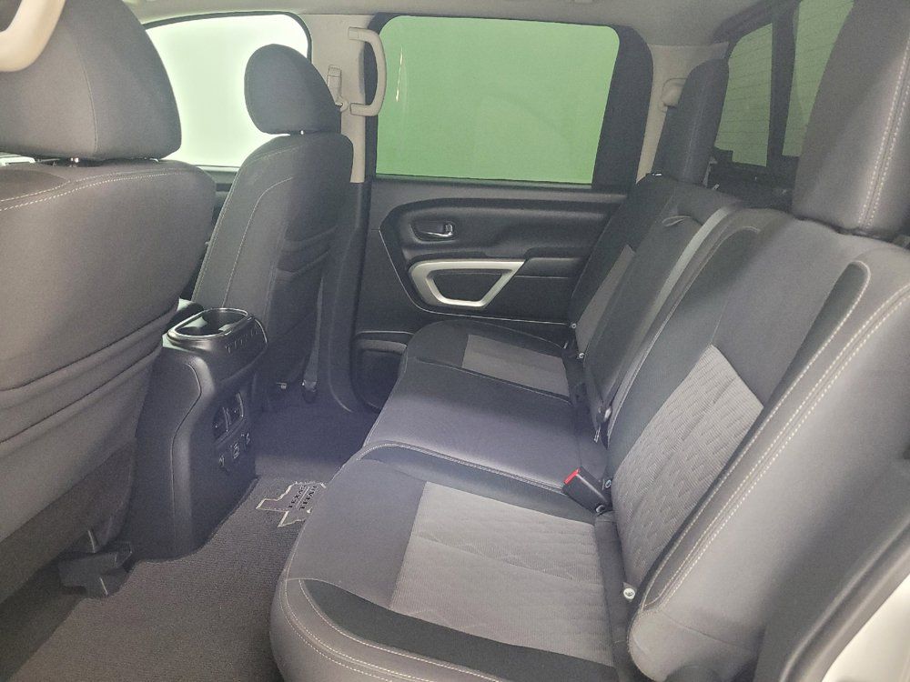 Used 2020 Nissan Titan SV w/ SV Convenience Package RWD image 18