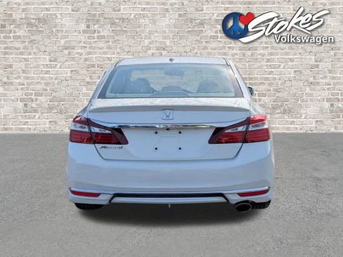 Used 2017 Honda Accord EX-L image 5
