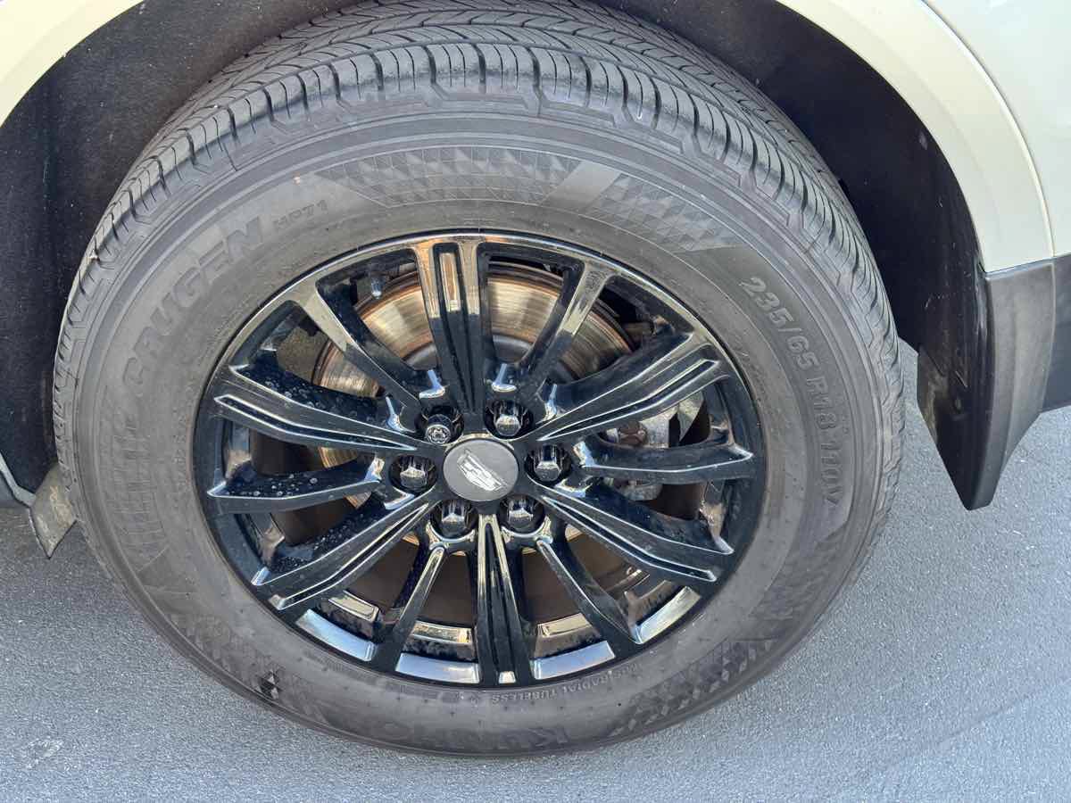 Used 2017 Cadillac XT5 Luxury w/ Driver Awareness Package FWD image 20
