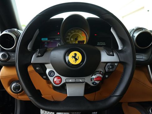 Used 2018 Ferrari GTC4Lusso AWD/4WD image 13