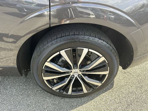 Certified 2023 Volvo XC60 B5 Plus w/ Climate Package AWD/4WD image 11