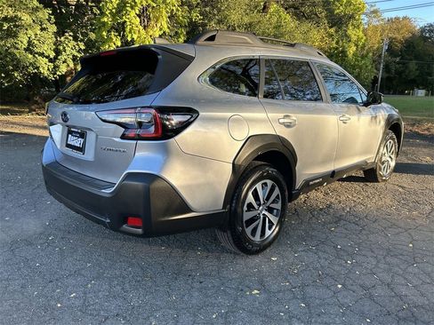 Certified 2025 Subaru Outback Premium image 8