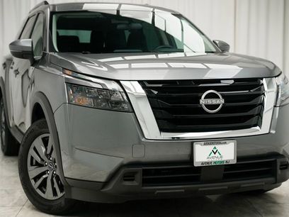 Used 2025 Nissan Pathfinder SV