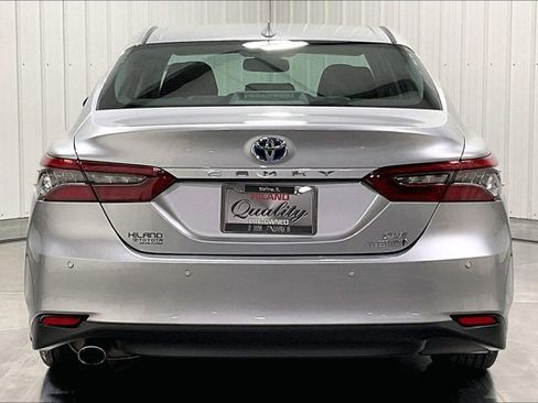 Certified 2022 Toyota Camry XLE w/ Navigation Upgrade Package FWD image 4