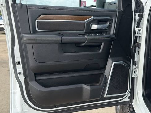Used 2024 RAM 2500 Laramie w/ Safety Group AWD/4WD image 11