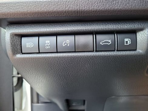 Used 2025 Toyota Camry LE FWD image 35